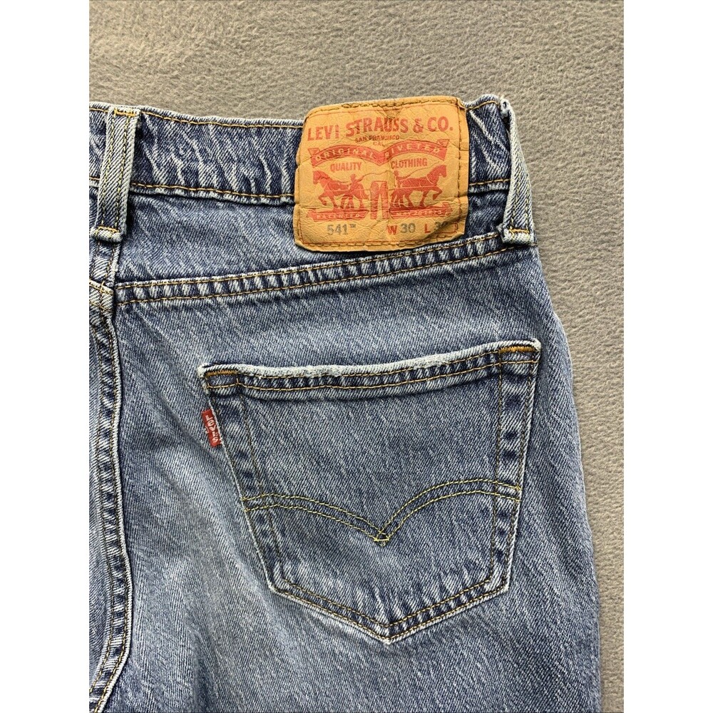 Levi's 541 Denim Jeans Men's Athletic Taper Blue Distressed Broken In Size 30X30 - Picture 13 of 16